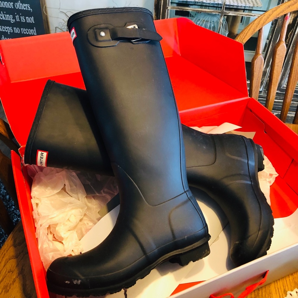 HUNTER Authentic Tall Rubber Boots Size 8.